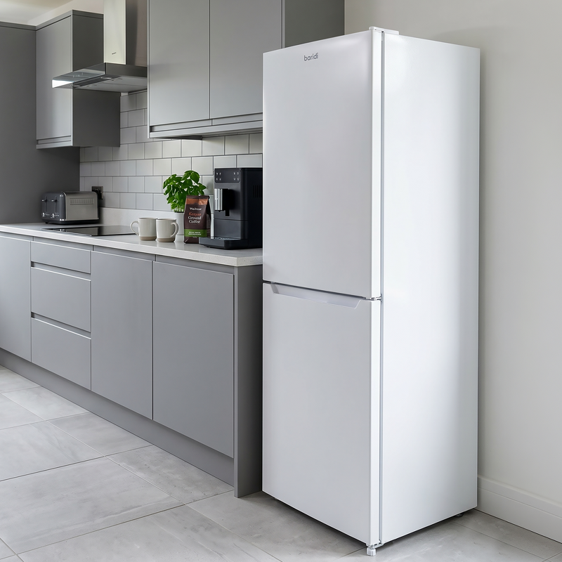 Sealey DH328 Baridi 60/40 Smart Frost Fridge Freezer 254L Capacity  White
